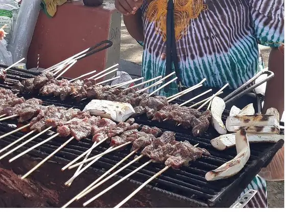 Brochettes grillées minute lors d’un événement